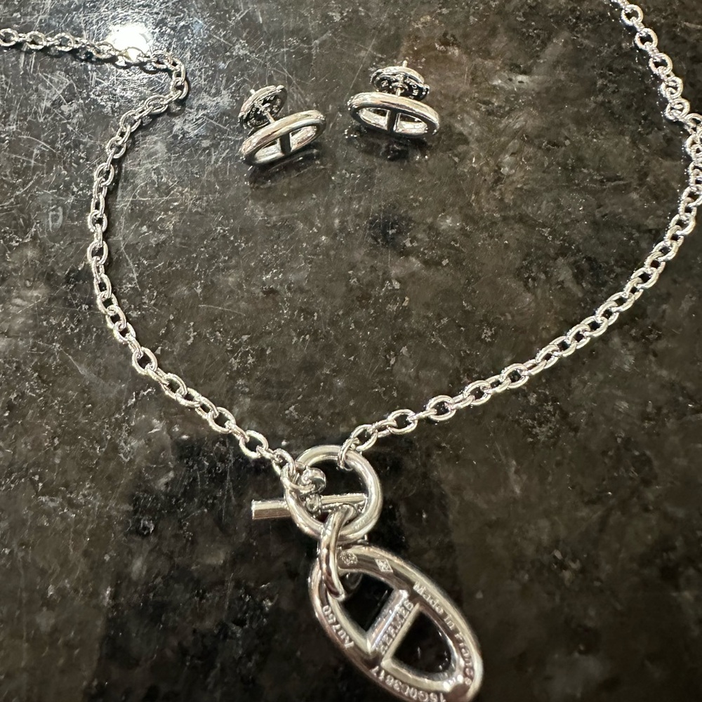 Silver Pendant Togel Necklace